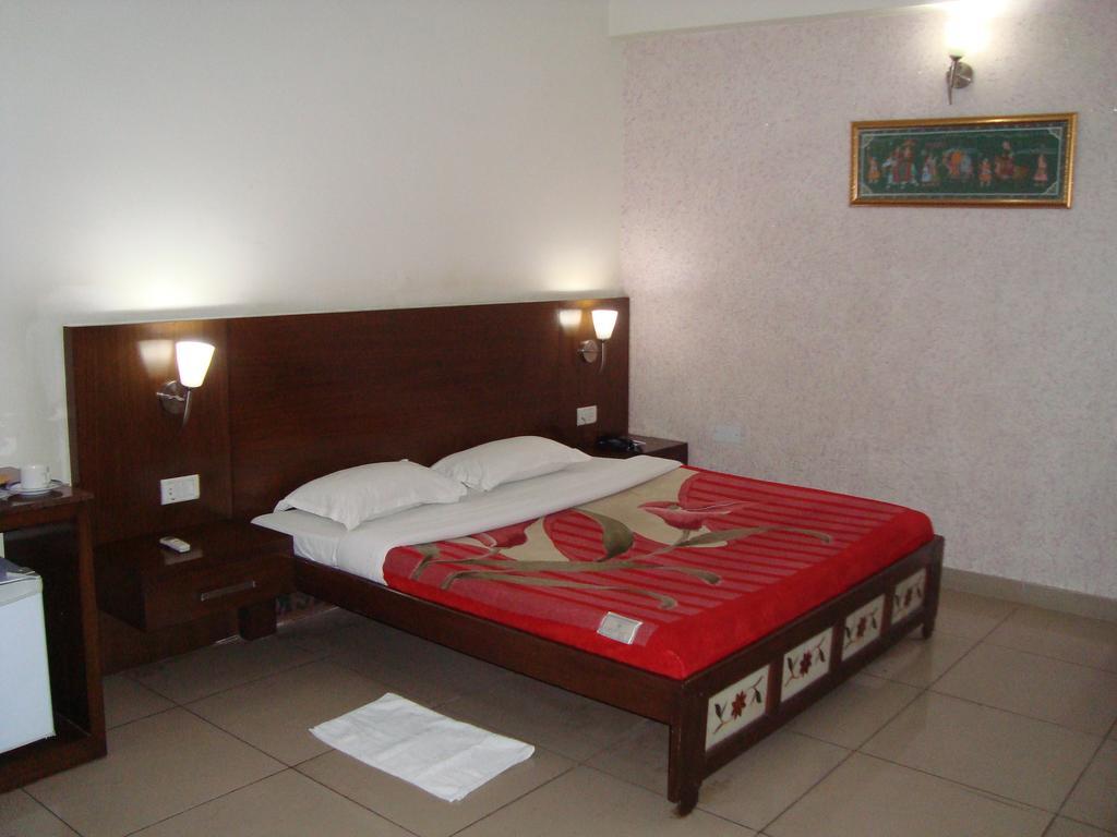 Hotel Dawat Palace Agra  Extérieur photo