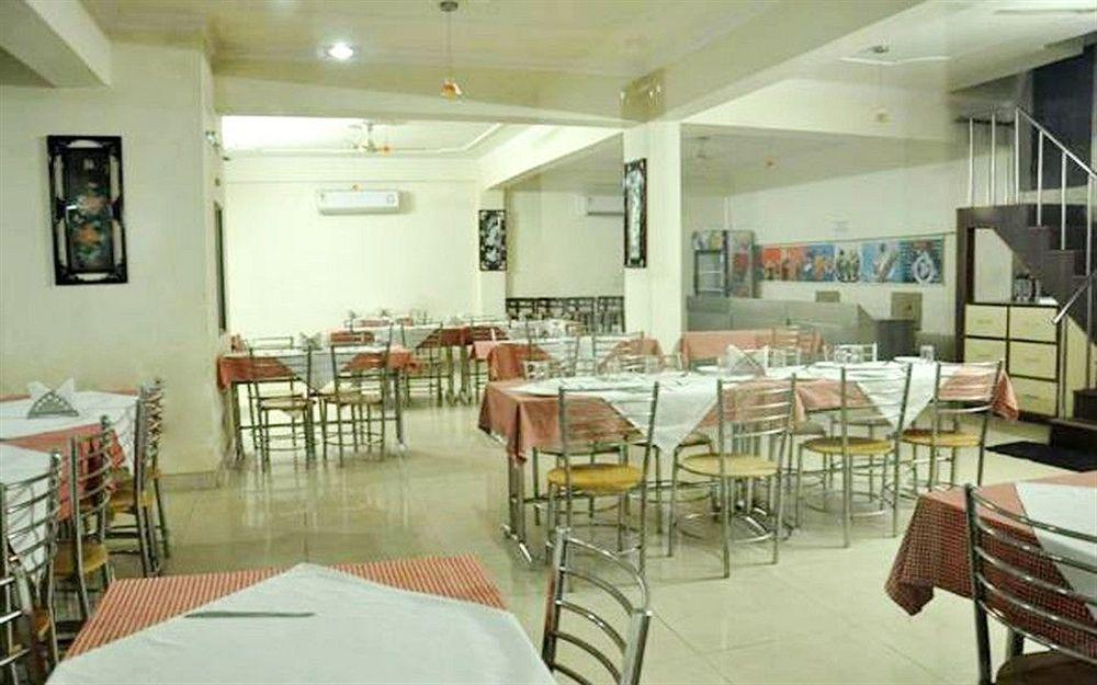 Hotel Dawat Palace Agra  Extérieur photo