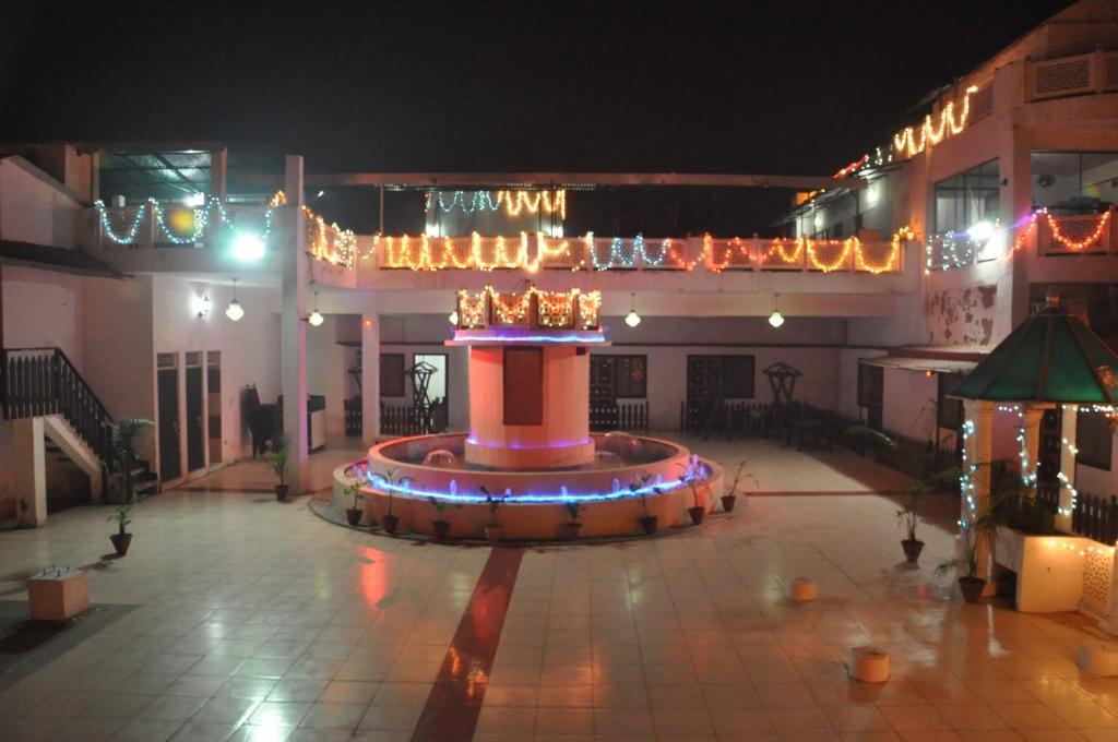 Hotel Dawat Palace Agra  Extérieur photo